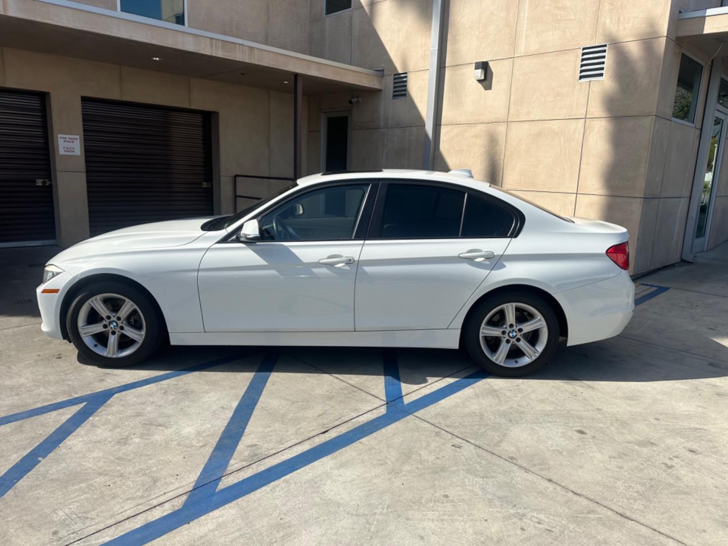 2012 WHITE /Tan BMW 3-Series Leather (WBA3C1C59CF) with an 4 Cylinder engine, Automatic transmission, located at 30 S. Berkeley Avenue, Pasadena, CA, 91107, (626) 248-7567, 34.145447, -118.109398 - Low Miles!! this 2012 BMW 3-Series 328i Sedan looks and drives well. Are you in search of a reliable and stylish vehicle in Pasadena, CA, but concerned about your credit history? Look no further! We have this impressive 2012 BMW 3-Series 328i Sedan with low miles available at our dealership. We unde - Photo#2